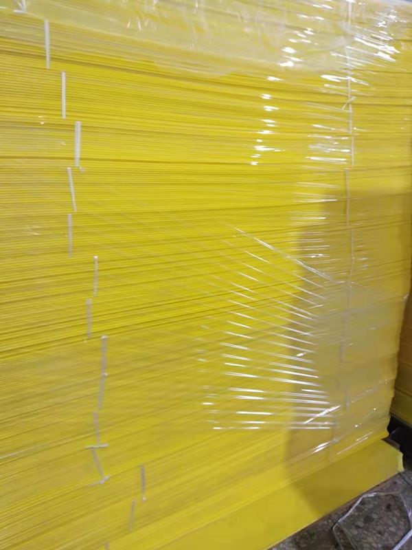 ROHS 6m m recicló las hojas plásticas acanaladas las hojas de Coroplast 4 x 8