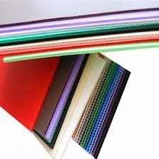 Rojo azul reciclado acanaló las hojas plásticas 10m m PP de cartón corrugado