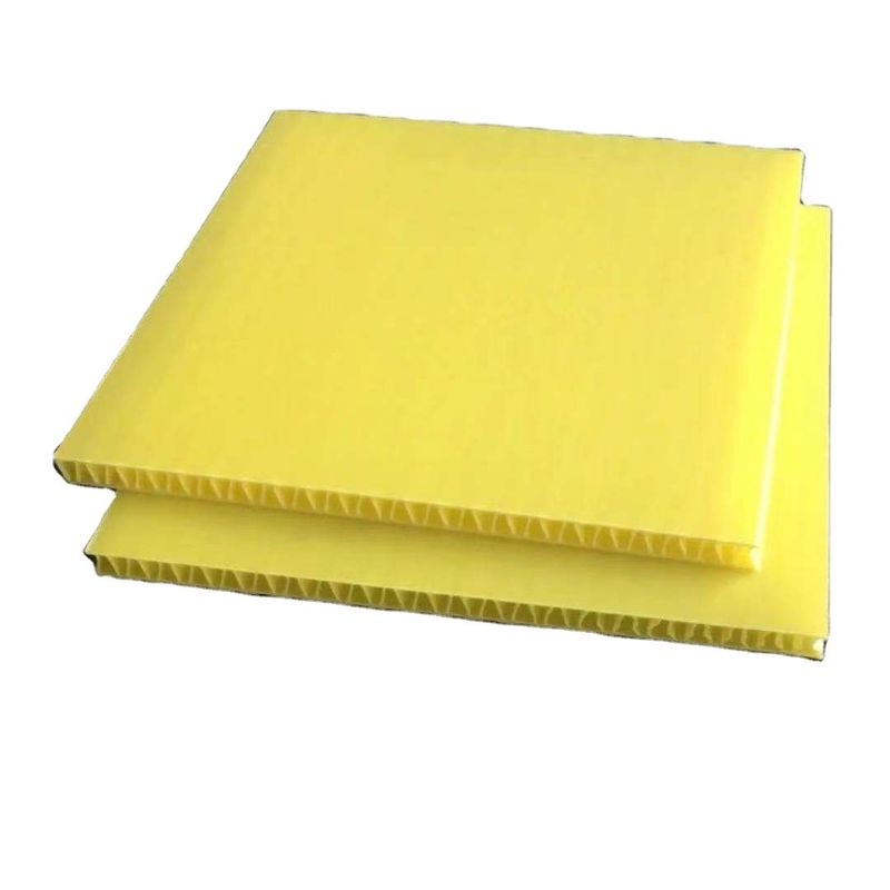 La hoja acanalada A4 Coroplast del HDPE ignífugo de Sunproof cubre 4x8