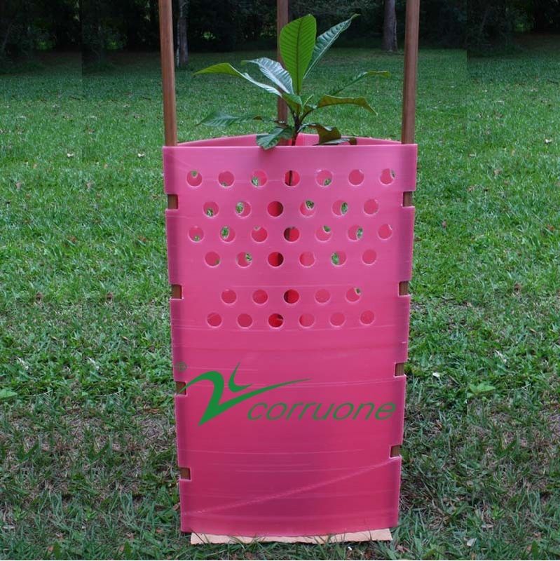 El tronco de árbol plástico de Coroplast cubre al guardia plástico acanalado Protection del árbol