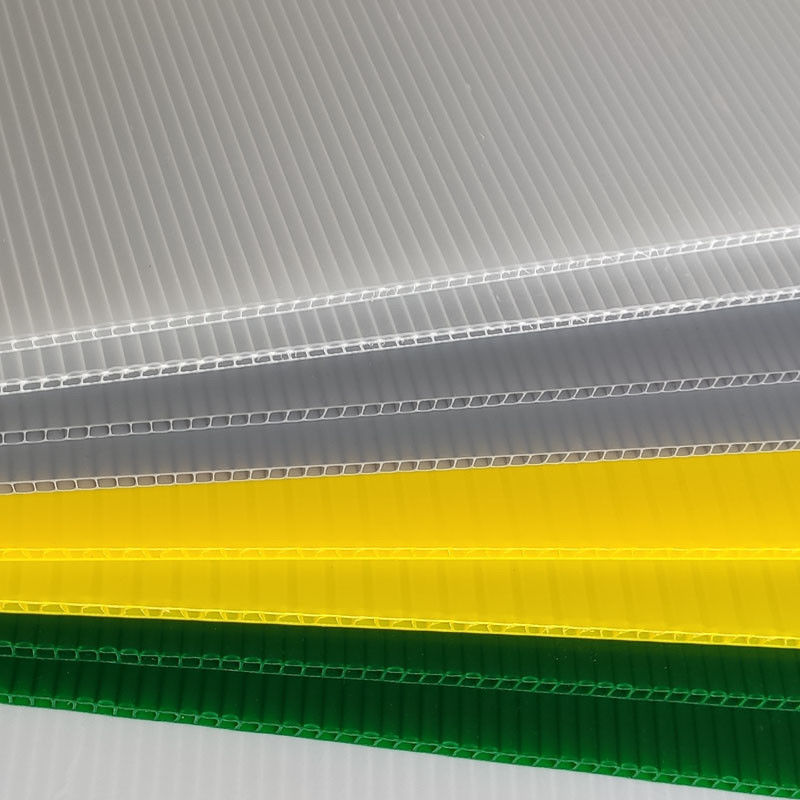 4ft X 8ft Twin Wall Placas de plástico corrugado resistente a la radiación UV para el embalaje ecológico